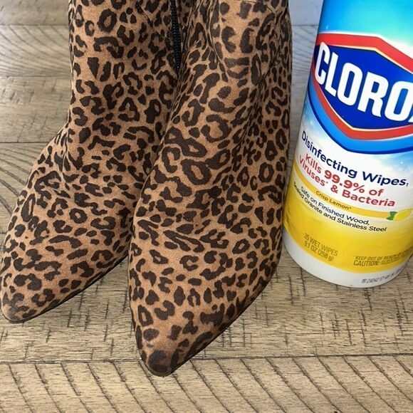 Circus’ 🎪 Leopard 🐆 Print Fabric Side Zip Boots 👢comfy covered stacked heel - Picture 16 of 17